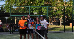 Andoni Bardasco, jugador de Star Vie, con los participantes en el clinic organizado por Fundación NUMEN