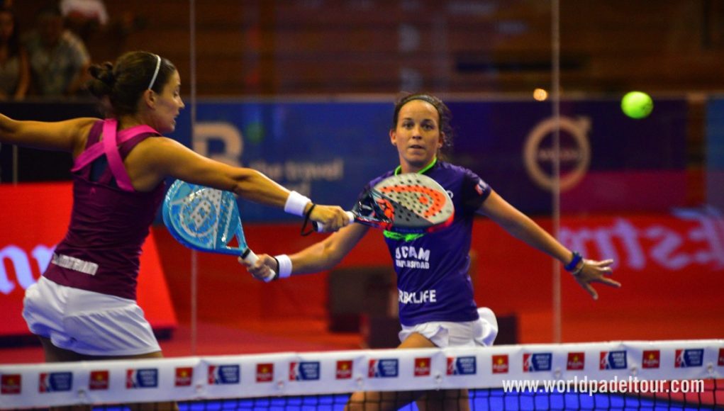 Foto de World Padel Tour De quién es la bola del medio en la red