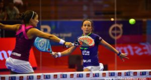 Foto de World Padel Tour De quién es la bola del medio en la red