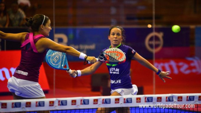 De quién es la bola del medio en la red Foto de World Padel Tour De quién es la bola del medio en la red