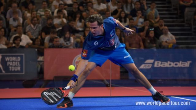 Cómo defender bolas bajas en el fondo de la pista de pádel Foto de World Padel Tour - Cómo defender las bolas bajas en el fondo de la pista