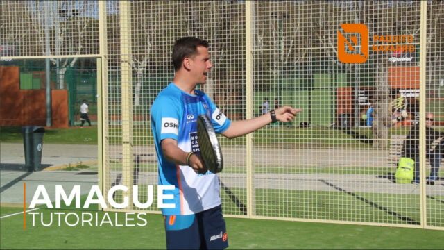 Engañando al rival con el amague en el pádel