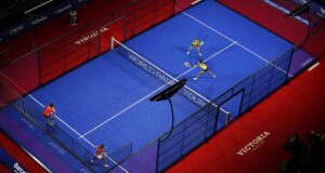 La eficacia de jugar al medio de la pista en pádel