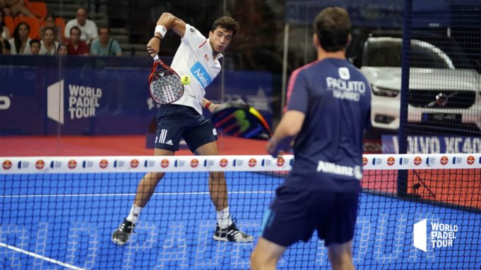 Jugar bolas al cuerpo del rival en pádel