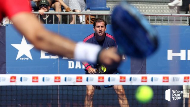 Claves de la posición de espera en pádel las fases de un jugador