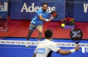 Cómo jugar desde el fondo de pista en pádel Cómo jugar desde el fondo de pista en pádel
