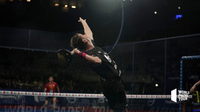 Aprende con Paquito Navarro el remate plano Aprende con Paquito Navarro el remate plano