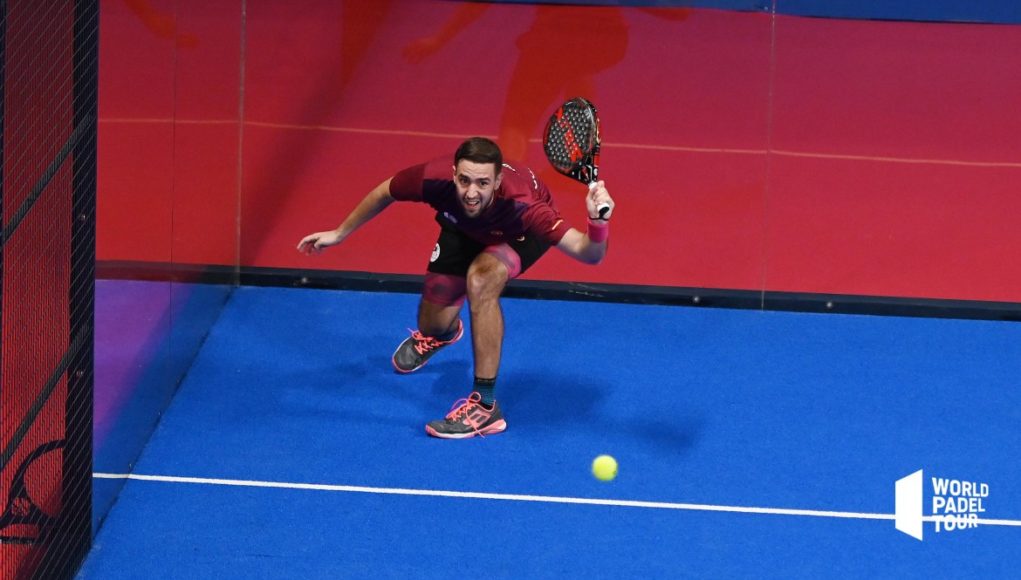 lucho-capra-dieciseisavos-estrella-damm-open-2020-1170x668 La importancia de estar agachado en el fondo de pista
