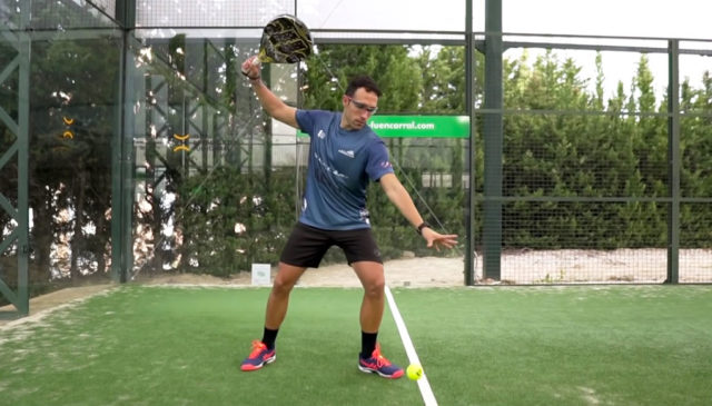 Cómo mejorar el saque en pádel El saque en pádel