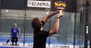 Claves para sacar la bola de remate x3 en pádel