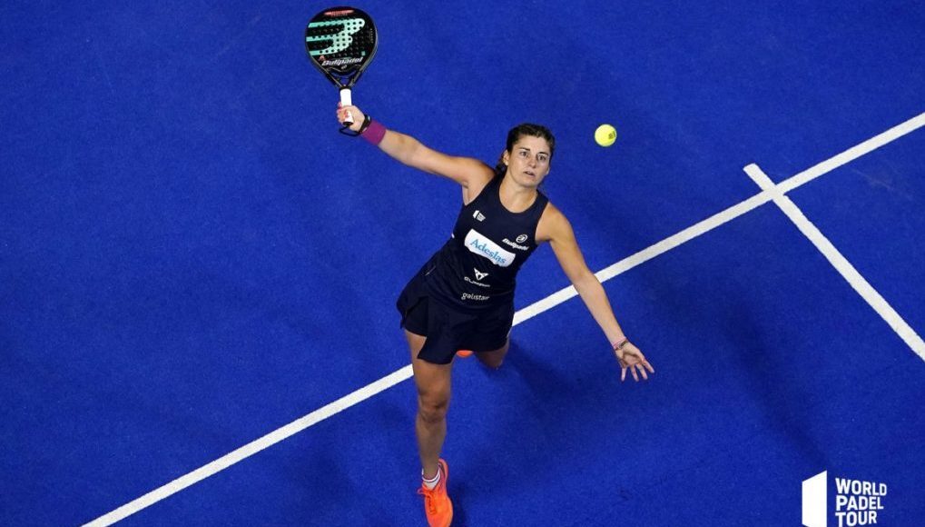 alejandra-salazar-cuartos-estrella-damm-madrid-master-2019-3-1170x780-1-e1580928282614 Consejos para mejorar la bandeja en pádel