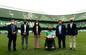 La FEP, Patrocina un Deportista y la Universidad de Loyola impulsan la instalación de una pista de pádel en el Hospital Nacional de Parapléjicos