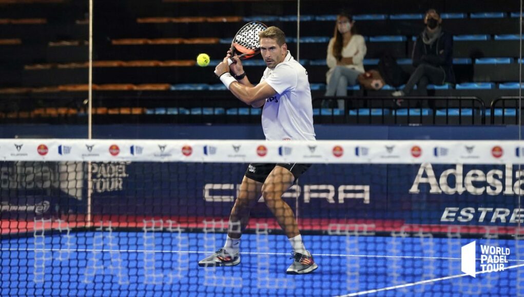 lex-ruiz_octavos-de-final-estrella-damm-menorca-open-2021__dsc7494-copia-1170x658 Cómo posicionarnos para ejecutar la volea en pádel