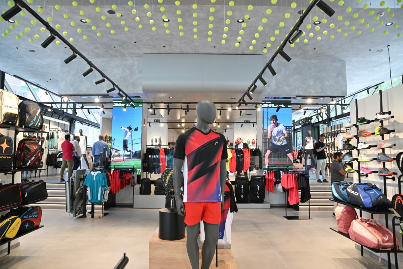 La mayor tienda de pádel del mundo abre sus puertas