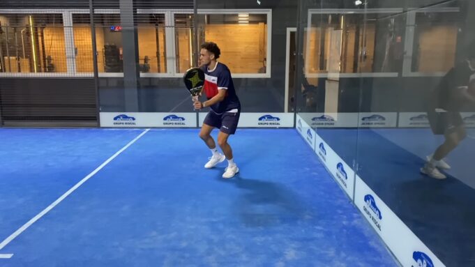Consejo táctico para defender mejor en pádel Consejo táctico para defender mejor en pádel
