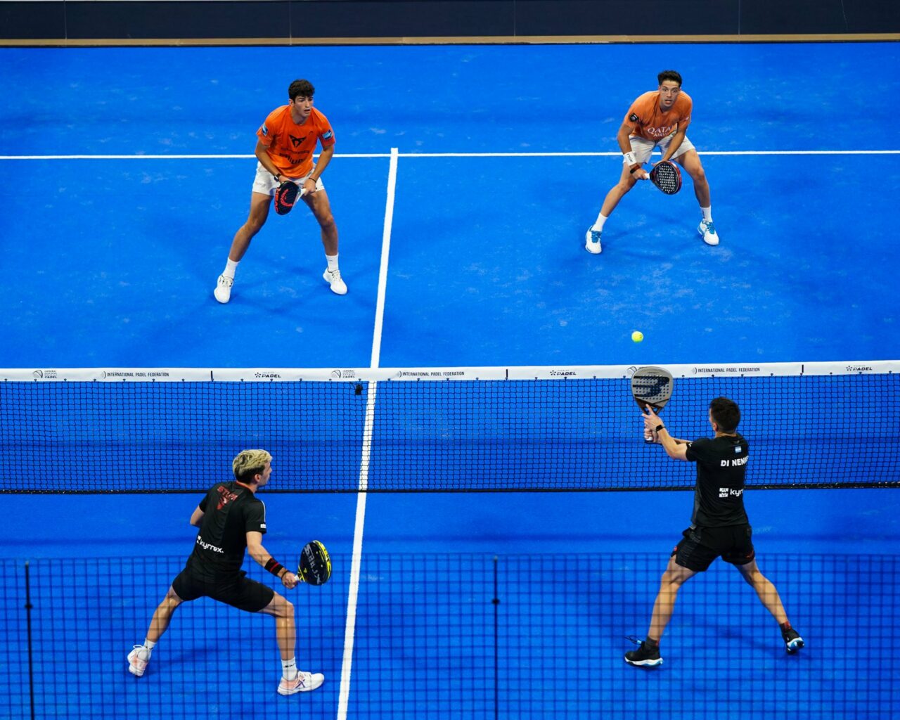 Primera final de la temporada para Franco Stupaczuk y Martín Di Nenno en el Ooredoo Qatar Major Premier Padel 2023