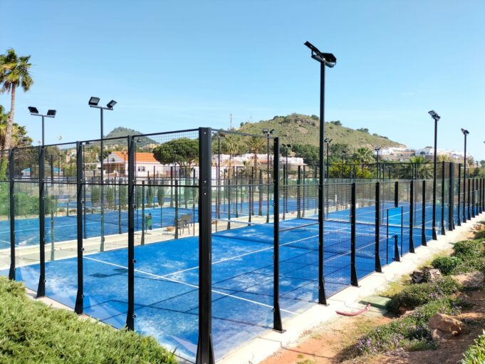 Siux entra de lleno en el sector de la construcción de pistas de pádel con sus modelos Elite, Electra y Diablo Siux entra de lleno en el sector de la construcción de pistas de pádel con sus modelos Elite, Electra y Diablo