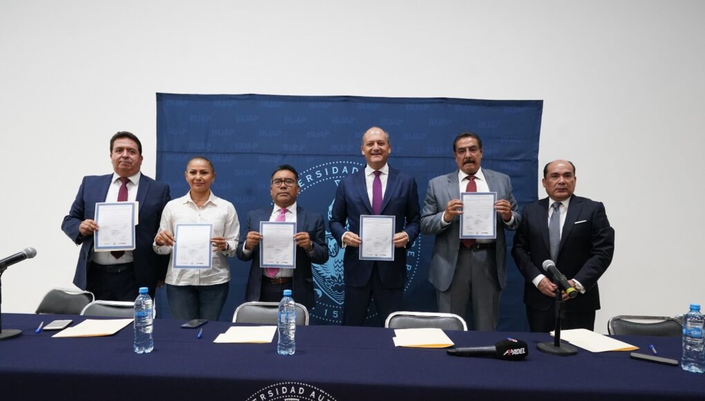 Acuerdo entre BUAP y A1 Padel para que el pádel sea universitario