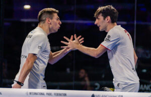 Los Superpibes acaban con la racha triunfal de Tapia y Coello en Premier Padel Manual del buen compañero de pádel