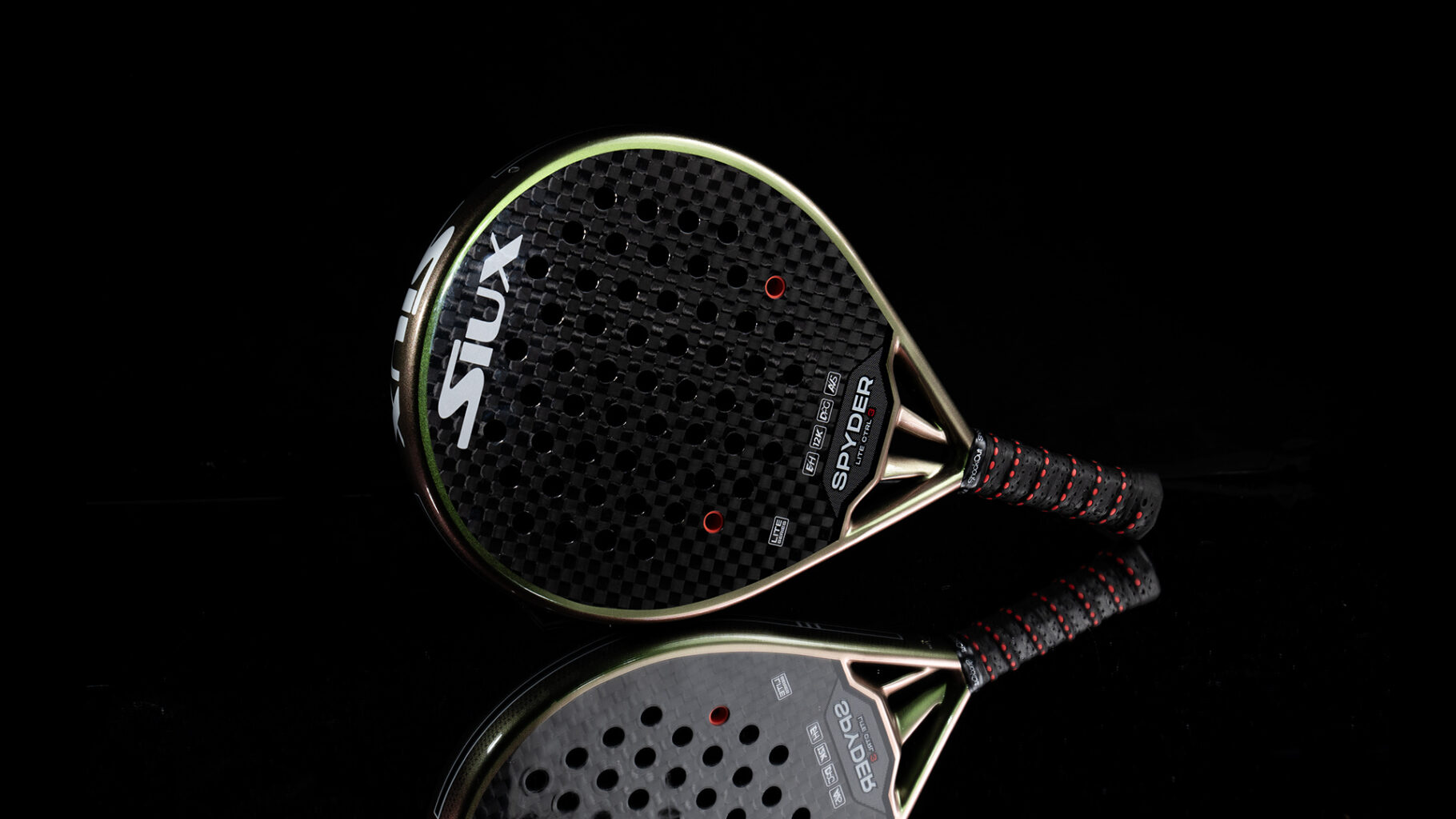 Innovador diseño iridiscente para la nueva gama Siux Spyder