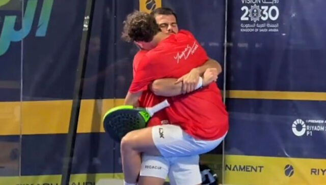 Mike Yanguas y Javi Garrido se llevan el duelo de nuevas parejas ante Fede Chingotto y Momo González Mike Yanguas y Javi Garrido se llevan el duelo de nuevas parejas ante Fede Chingotto y Momo González