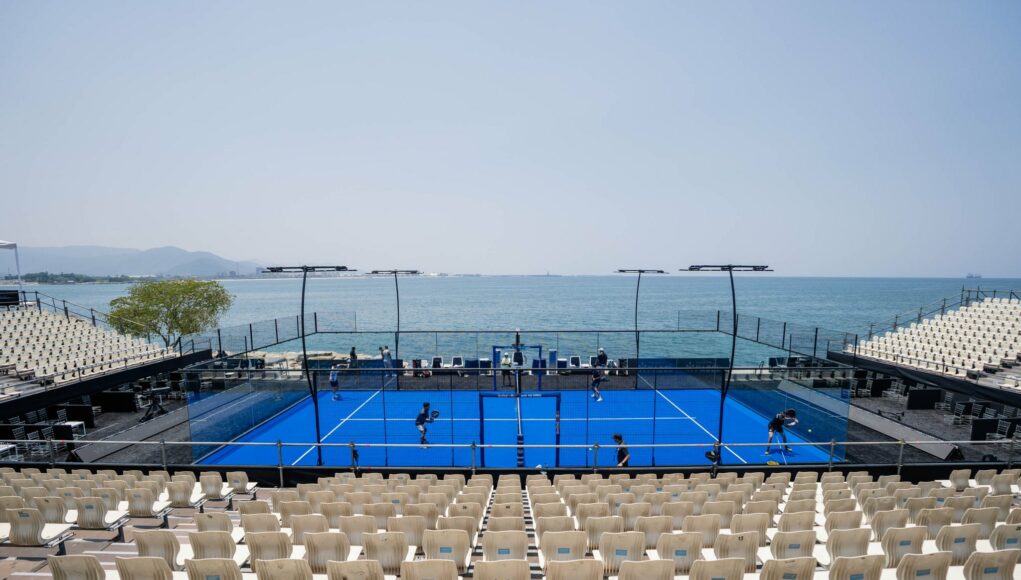 GJoMiBFWgAAOl_F El Puerto Cabello Premier Padel P2 mirando al mar