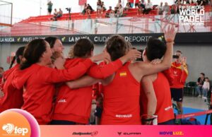 La selección femenina de España luchará por las medallas en el Mundial de Pádel de Veteranos tras vencer a Argentina La selección femenina de España luchará por las medallas en el Mundial de Pádel de Veteranos tras vencer a Argentina