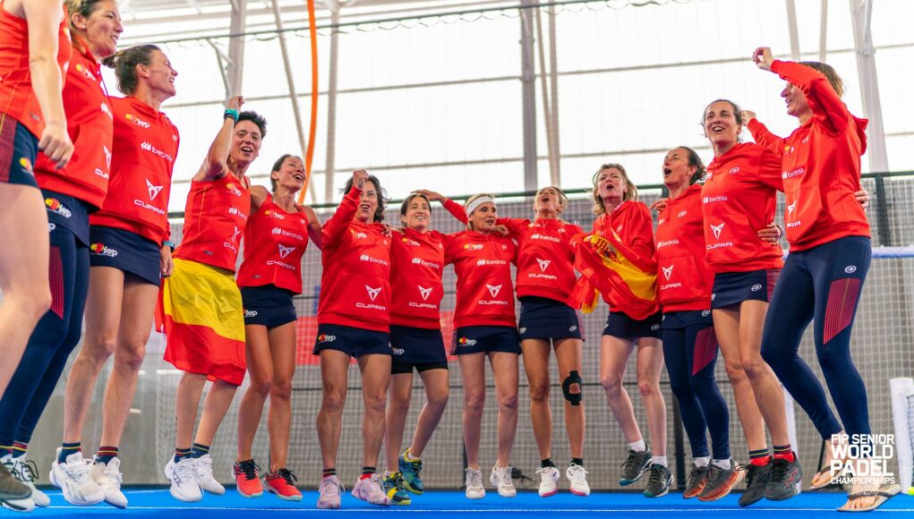 GLnWU9HXoAAR9mE La selección femenina de España se proclama campeona del Mundial de Pádel de Veteranos