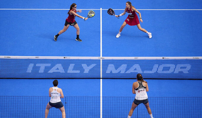 ¿Por qué jugar en cruzado en pádel? ¿Por qué jugar en cruzado en pádel?