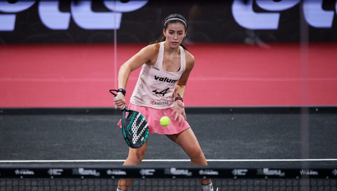 Claudia Fernández se convierte en la jugadora más joven en ganar un título en el circuito profesional Claudia Fernández se convierte en la jugadora más joven en ganar un título en el circuito profesional