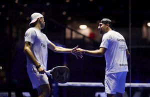 Los 'bombarderos' Leo Augsburger y Álex Chozas debutan con victoria y ya les esperan Tapia y Coello en segunda ronda