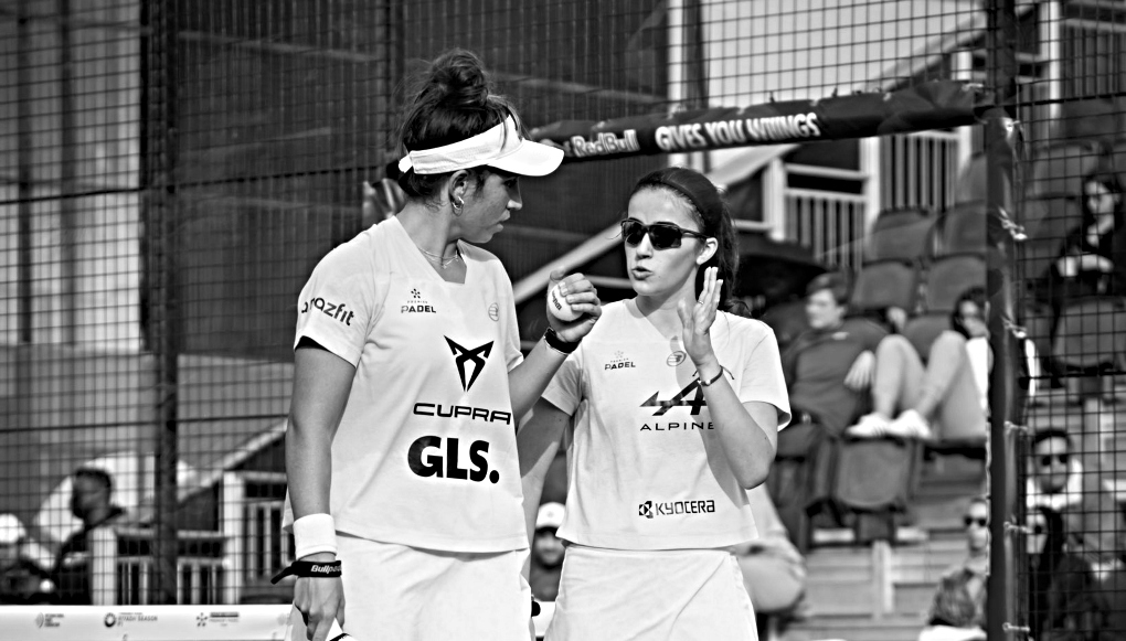 Gj7sosPW8AA_lMy Bea González se retira del Riyadh Season Premier Padel P1 y Ari Sánchez y Paula Josemaría son las campeonas