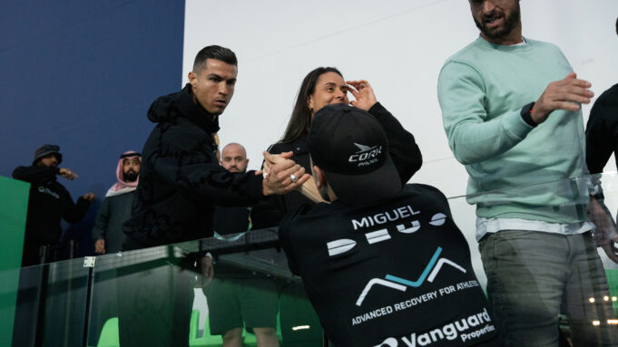 Cristiano Ronaldo sigue apoyando a Premier Padel: retransmitirá en directo las finales del Riyadh Season Premier Padel P1 en su canal oficial de Youtube Cristiano Ronaldo sigue apoyando a Premier Padel: retransmitirá en directo las finales del Riyadh Season Premier Padel P1 en su canal oficial de Youtube
