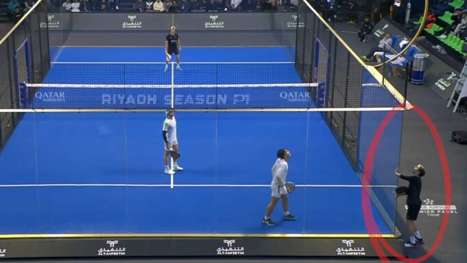 Polémica arbitral en el Premier Padel Riyadh Season P1: ¿es buena o mala la acción de Franco Stupaczuk en las semifinales? Polémica arbitral en el Premier Padel Riyadh Season P1: ¿es buena o mala la acción de Franco Stupaczuk en las semifinales?