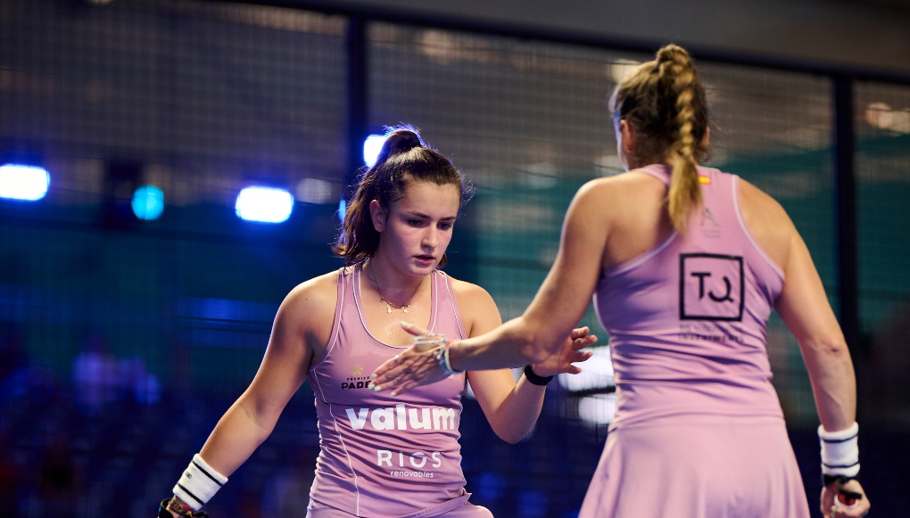 Tarragona P1 / Photo: @silvestreszpylma /Premier Padel Ale Salazar y Martina Calvo avanzan a los octavos de final en el P1 de Tarragona
