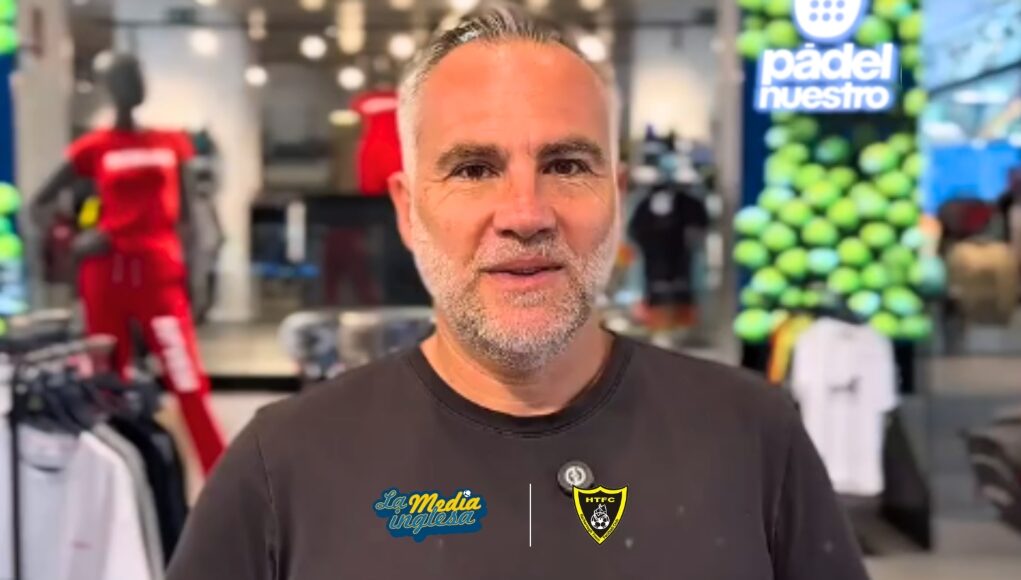 Ilie_La Media Inglesa_Harborouh Town_Padel Nuestro La Media Inglesa y Pādel Nuestro se alían en un encuentro único que une fútbol inglés y pádel en España
