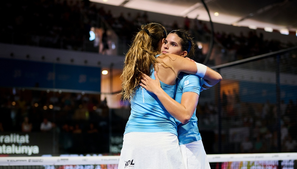 Tarragona P1 / Photo: @silvestreszpylma /Premier Padel Delfi Brea y Gemma Triay avanzan a la final en Tarragona y acarician el número uno