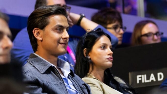 Paulo Dybala en las semifinales del Oysho Milano Premier Padel P1: «Sí, usé la pala de mi amigo Tapia, pero no sirvió de mucho…» Paulo Dybala