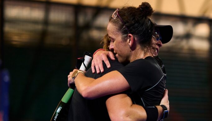 Las ocho parejas cabezas de serie firman su pase a los cuartos de final en Milán en una jornada en la que se despiden como pareja Lucía Sainz y Patty Llaguno Las ocho parejas cabezas de serie firman su pase a los cuartos de final en Milán en una jornada en la que se despiden como pareja Lucía Sainz y Patty Llaguno