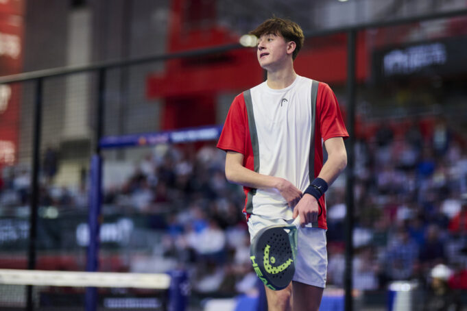 Del ‘pequeño campeón’ Cabeza al regreso de Libaak: la NextGen lista para invadir el Oysho Milano Premier Padel P1 Del 'pequeño campeón' Cabeza al regreso de Libaak:la NextGen lista para invadir el Oysho Milano Premier Padel P1
