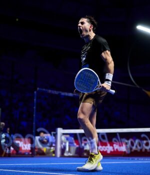Paquito Navarro y Jon Sanz eliminan a los cuartos cabezas de serie de las Premier Padel Finals 2025