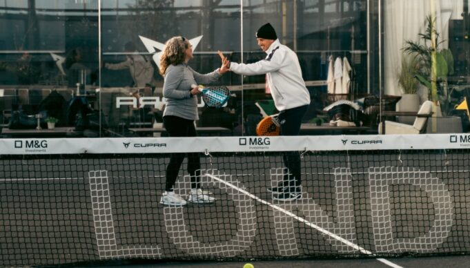 Padel Travel X hace historia al llevar a Paquito Navarro al Reino Unido para una exhibición sin precedentes Padel Travel X