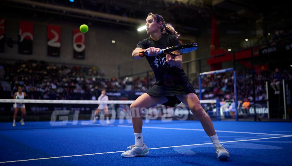 GIJON P2 / Photo: @silvestreszpylma / Premier Padel Ari Sánchez se lleva el duelo de ex y se mete con Andrea Ustero en la final de Gijón