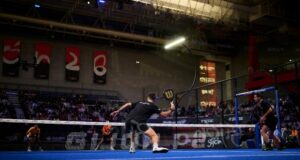 Dónde dirigir la bola en pádel: guía completa para elegir bien la dirección de tus golpes