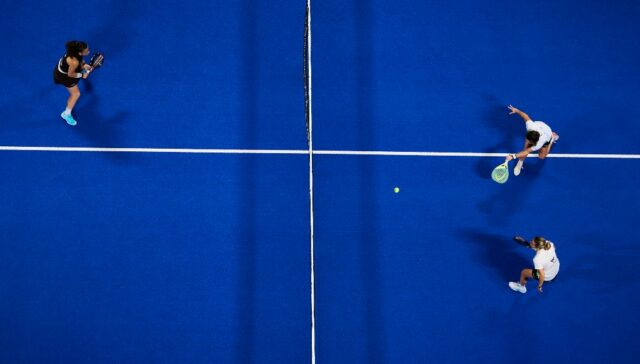 Por qué jugar en cruzado en pádel: la clave para cometer menos errores y ganar más puntos Por qué jugar en cruzado en pádel: la clave para cometer menos errores y ganar más puntos