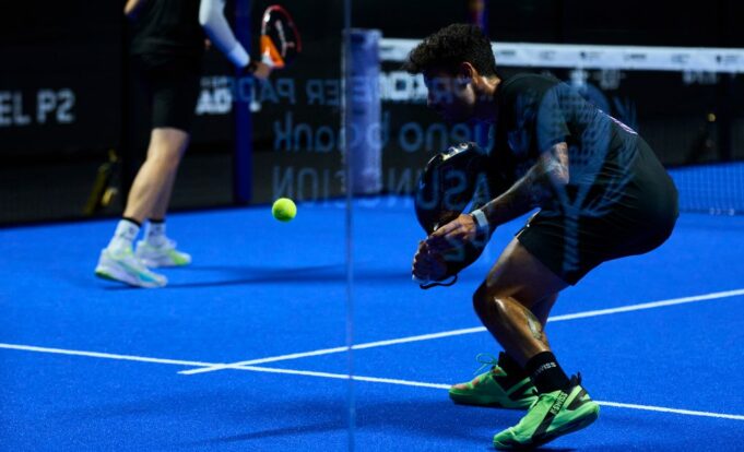 como-restar-en-padel