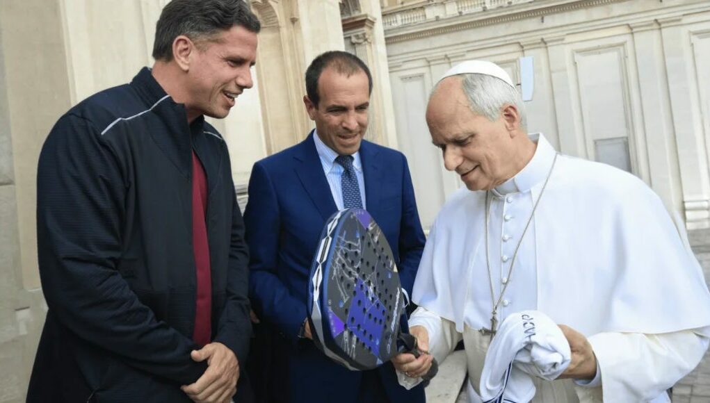 Luigi Carraro y Paquito Navarro recibidos por el Papa León XIV durante el Bnl Italy Major Premier Padel