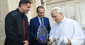 Luigi Carraro y Paquito Navarro recibidos por el Papa León XIV durante el Bnl Italy Major Premier Padel