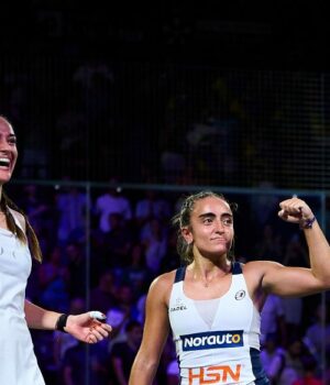 Tamara Icardo y Claudia Jensen vencen a las número uno para proclamarse campeonas en Burdeos