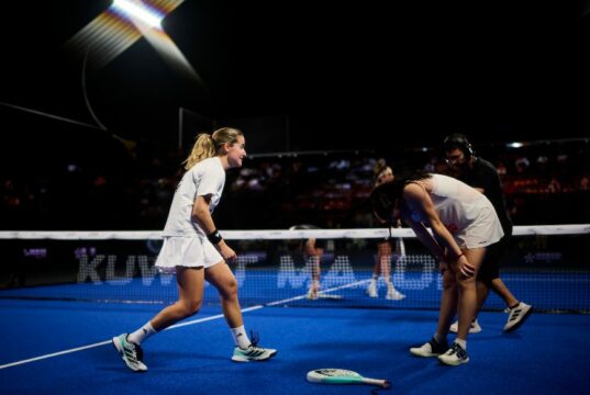 Ustero y Ari Sánchez remontan a Josemaría y González y se citan con Triay y Brea en la final del Kuwait Major